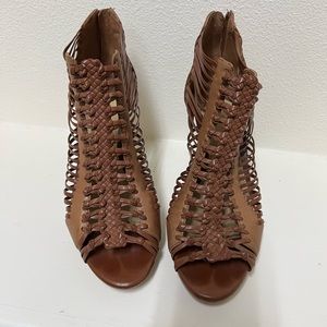 Gianni Bini, basketweave heeled sandals, size 9.